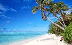 In Strandnähe, Liegestühle, Strandtücher