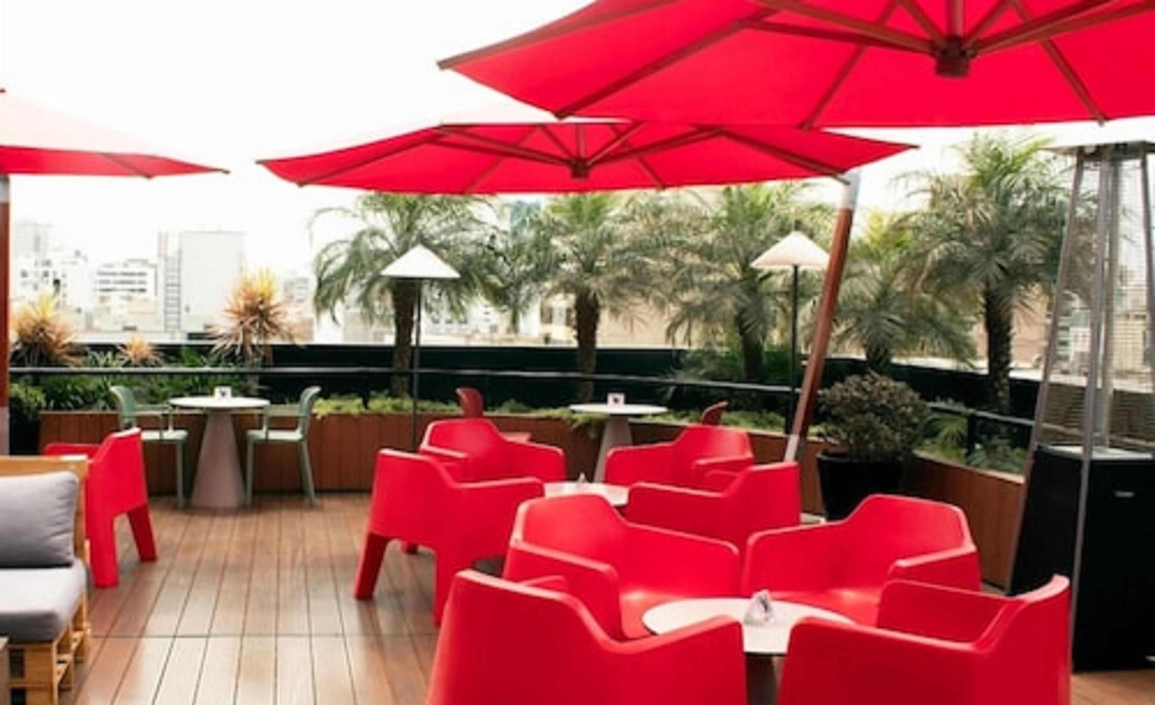 Breakfast, lunch, dinner served; international cuisine 