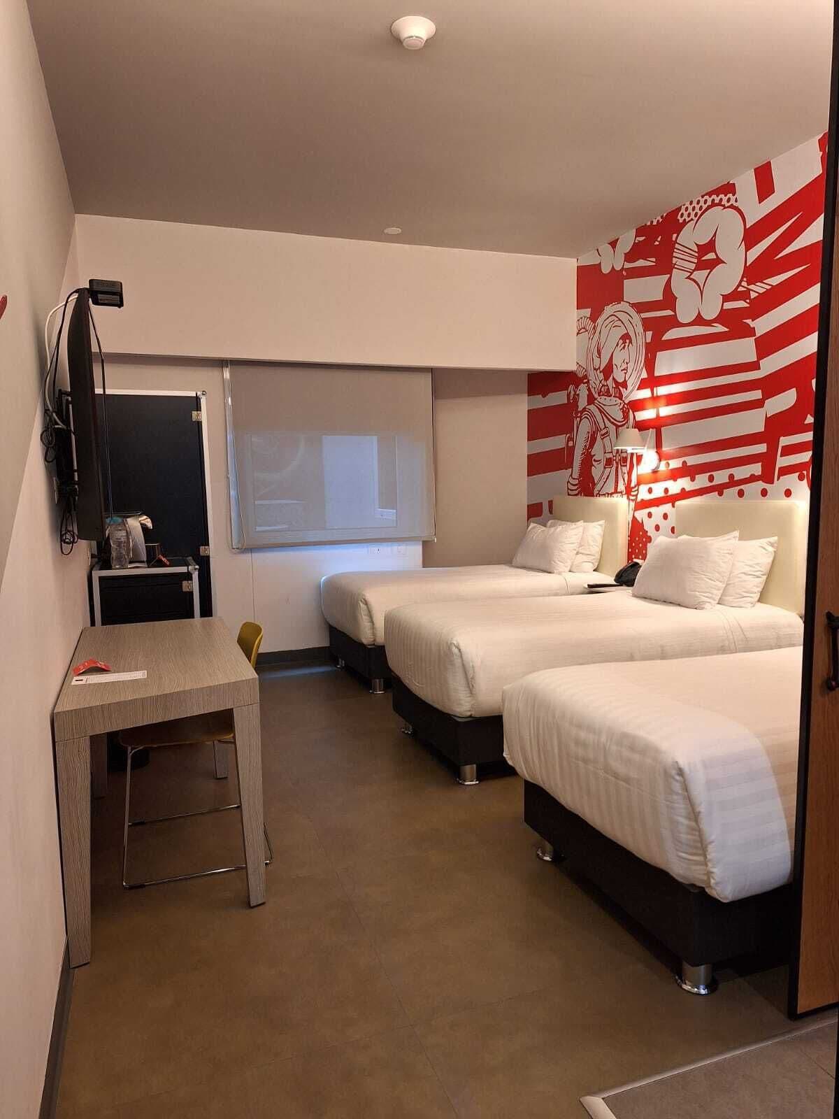 room, 3 single beds, non smoking | egyptian cotton sheets, premium bedding, in-room safe, desk