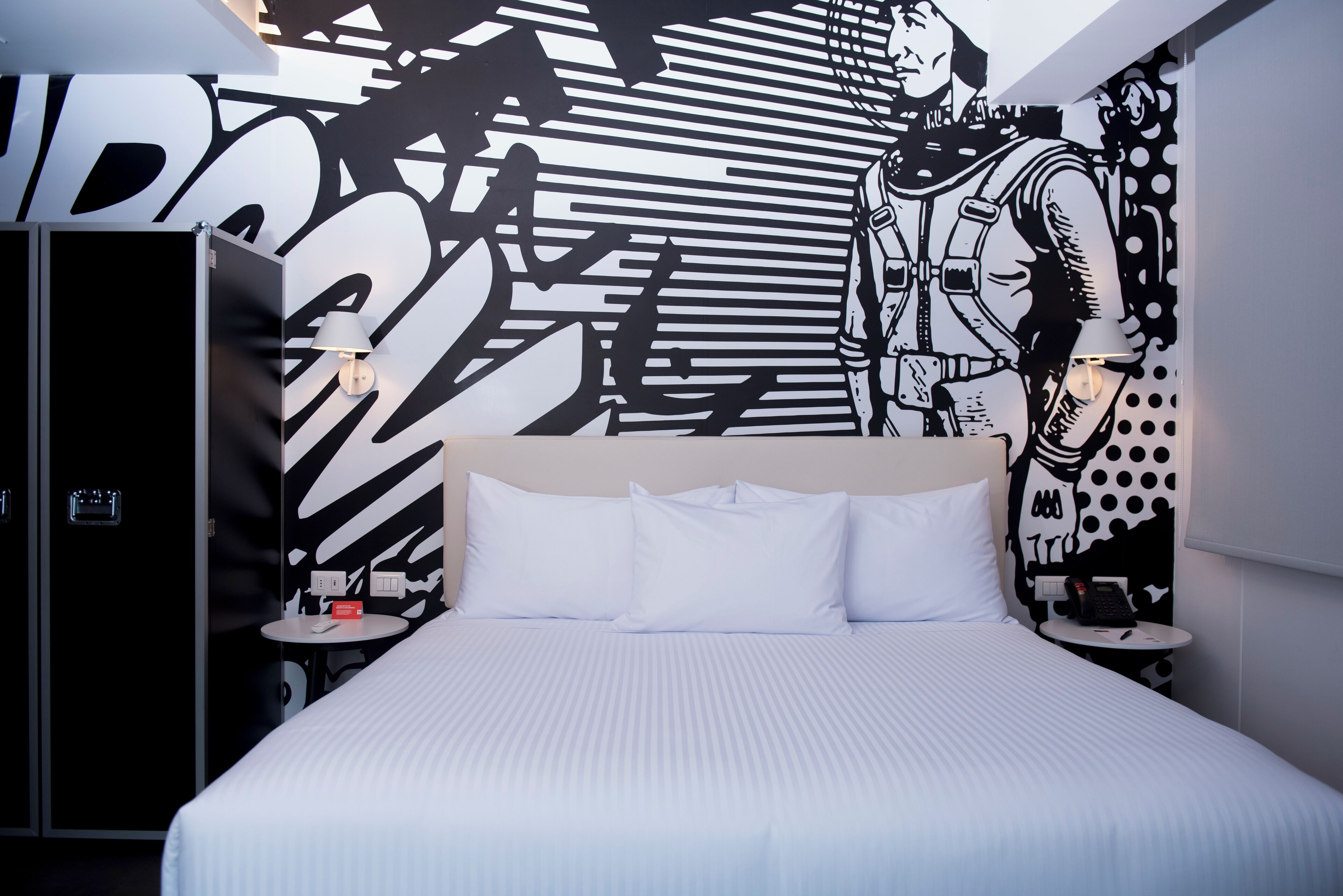 room, 1 king bed, non smoking | egyptian cotton sheets, premium bedding, in-room safe, desk