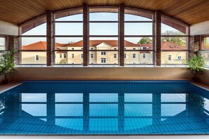 Indoor pool, open 9:00 AM to 9:00 PM, sun loungers - Garzon Pláza (Gyor)