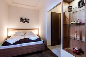 Standard Room | Minibar, in-room safe, blackout drapes, free WiFi - Garzon Pláza (Gyor)