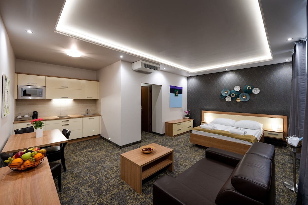 Minibar, coffre-fort, rideaux dâobscurcissement, accĂšs au Wi-Fi (inclus)