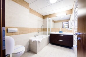 Suite | Bathroom - Garzon Pláza (Gyor)