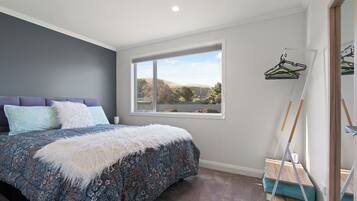 3 bedrooms, iron/ironing board, travel crib, free WiFi