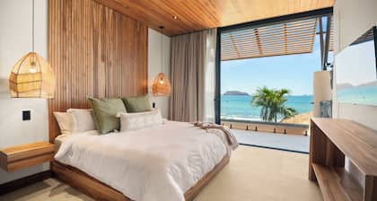 Oceanfront Oasis - 9BR Infinity Pool Villa