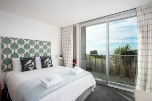 7 bedrooms, iron/ironing board, free WiFi, bed sheets - Kina Retreat - Tasman Luxury Estate (Kina Peninsula)