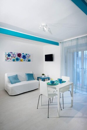 TV - Brand new mini-apartment ideal for visiting Naples (Napoli)