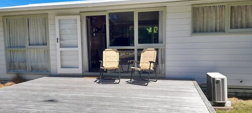 Lovely Lockwood River Cottage