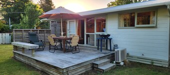 Lovely Lockwood River Cottage