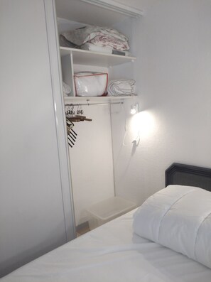 1 chambre, draps fournis, accès pour personnes à mobilité réduite