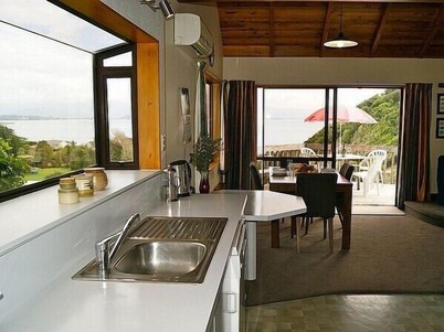 Bush Henge - Tata Beach Holiday Home