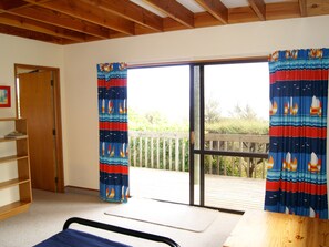 Interior - Bush Henge - Tata Beach Holiday Home (Tata Beach)