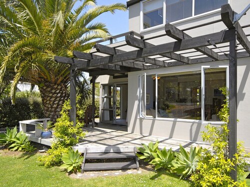 Hibiscus - Matapouri Holiday Home