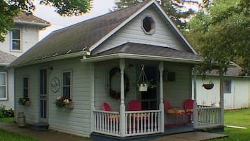 Wood Shed | Seprai premium dan didekorasi berbeda-beda
