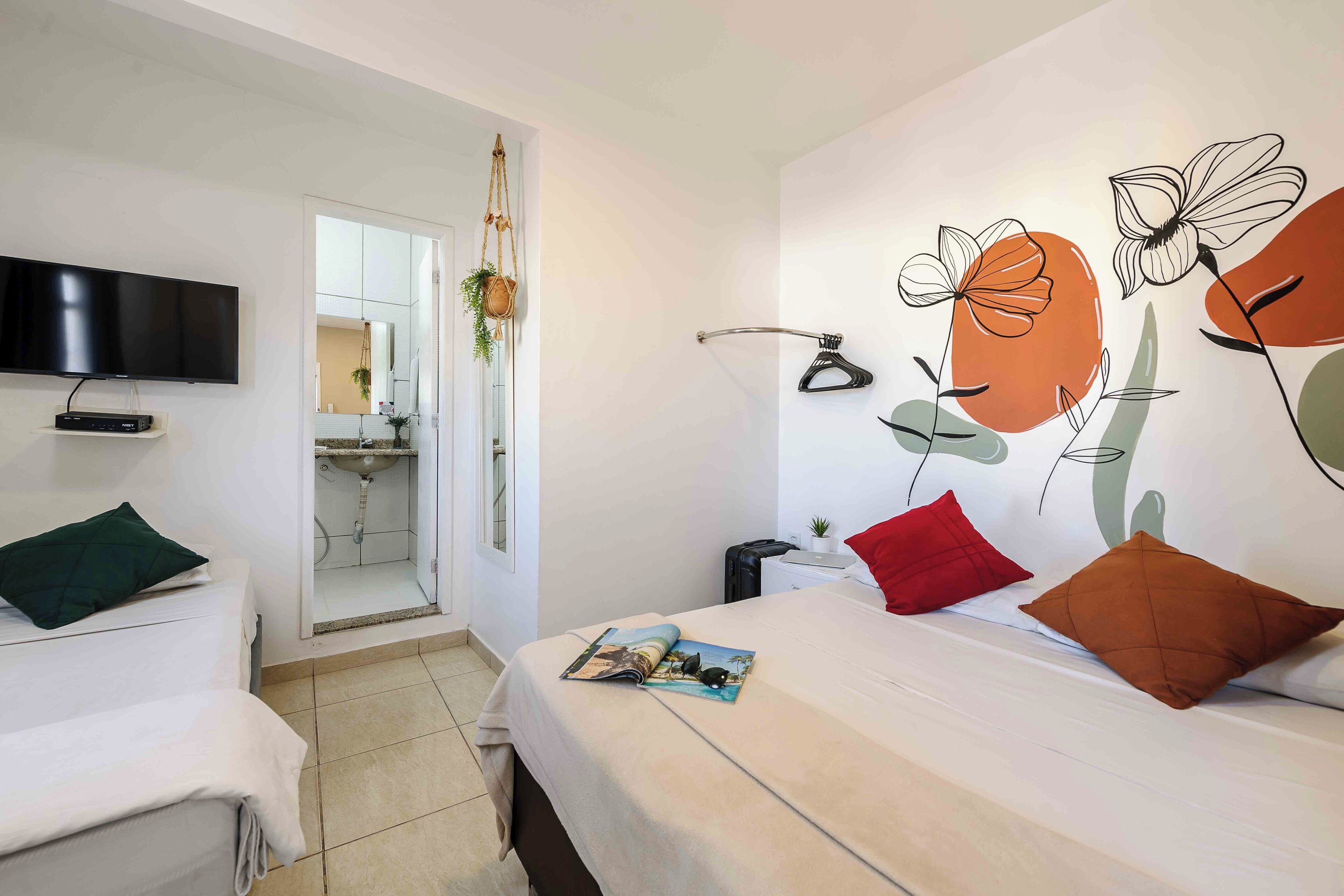 Espace de travail pour ordinateur portable, Wi-Fi gratuit, draps fournis