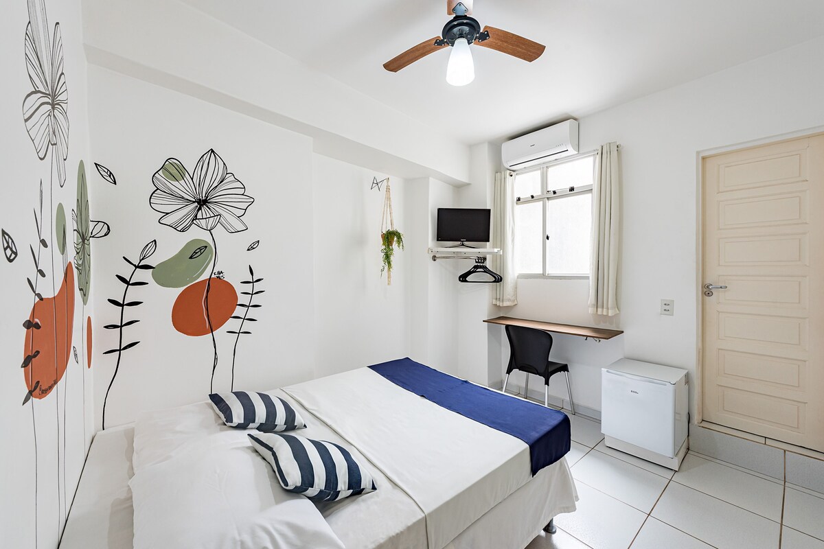 Laptop workspace, WiFi (free), bed sheets