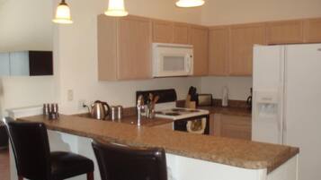 Standard House | In-room dining