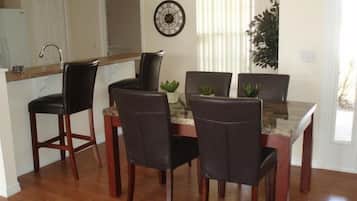 Standard House | In-room dining