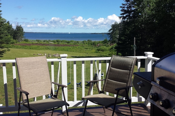 Lots of chairs for morning coffees or evening barbecues!
photo: June 2016