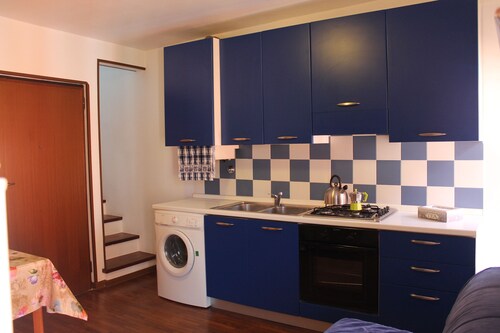 King Lear - Blue House - in the center of Verona