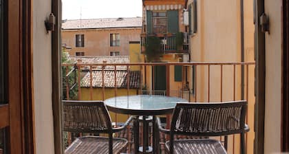 King Lear - Blue House - in the center of Verona