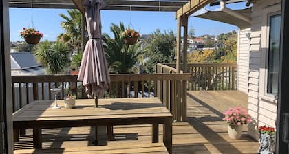 Comfortable holiday house near stunning beach