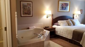 #4 Jasmine Suite | Premium bedding, free minibar, individually decorated