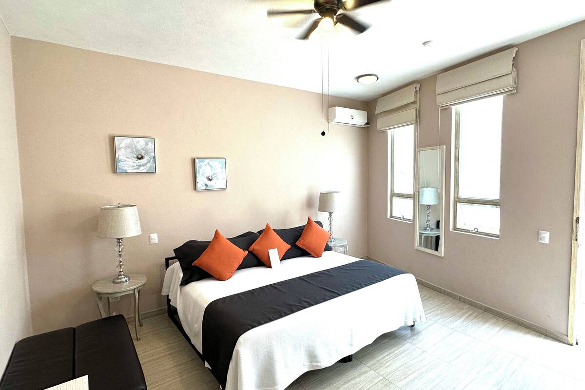 Standard Room, 1 Queen Bed