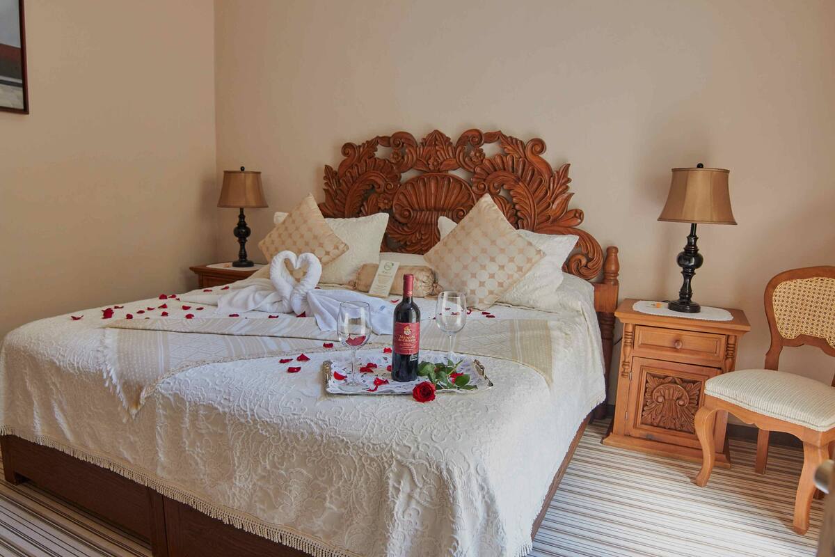 Traditional-Suite