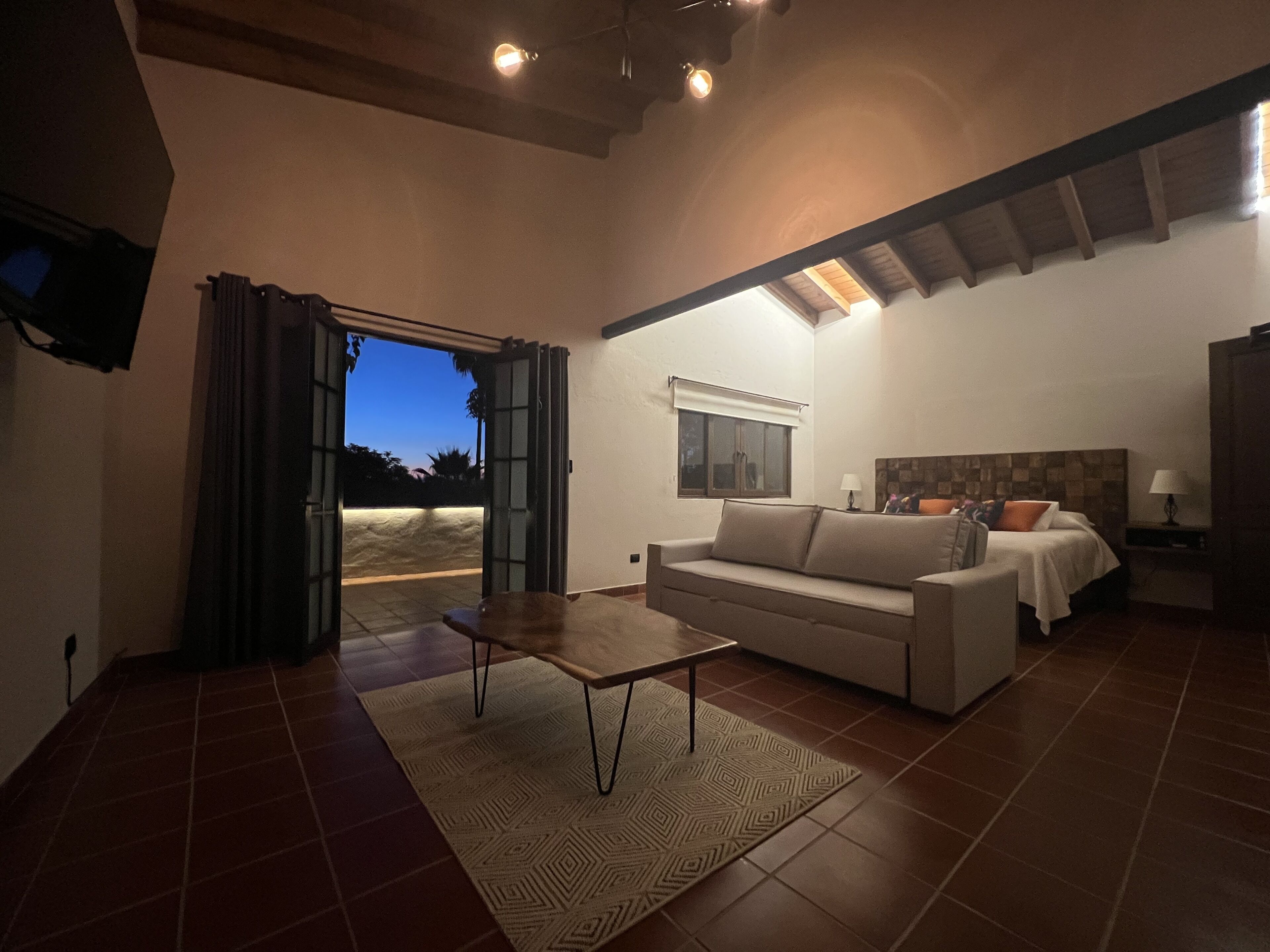 Panoramic Studio Suite | In-room safe, blackout curtains, iron/ironing board, free WiFi