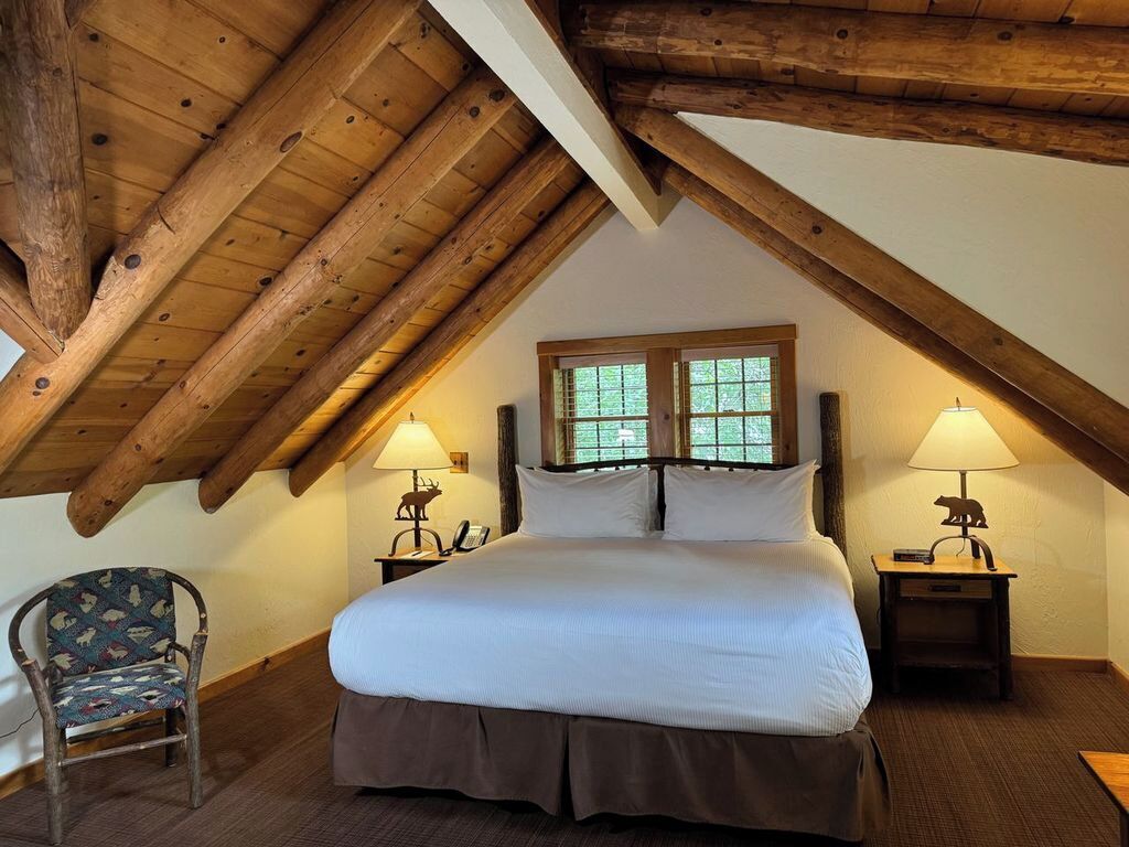 Lodge King | Tallelokero huoneessa, silitysrauta/-lauta, Wi-Fi, vuodevaatteet