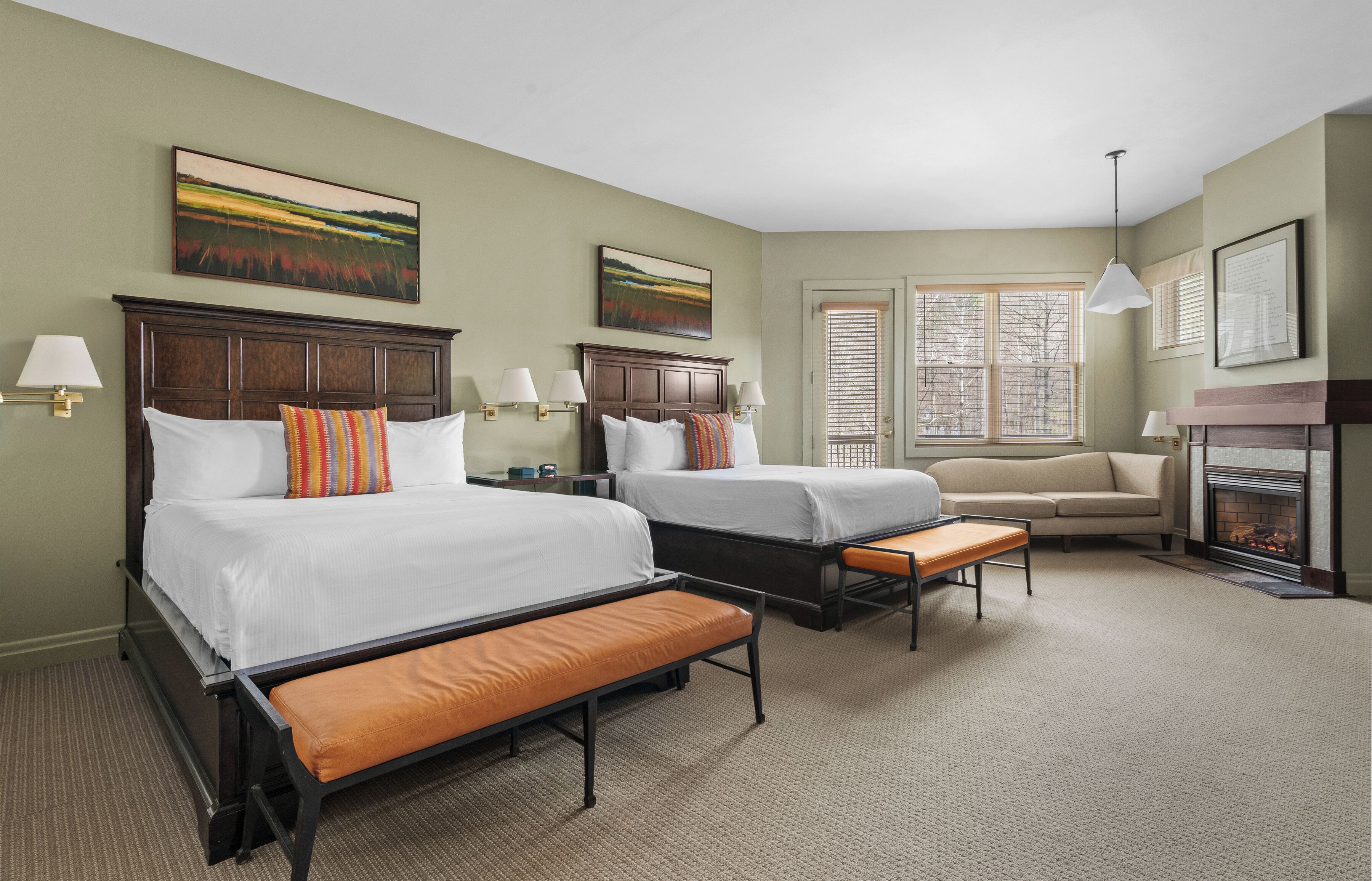 Inn Double Queen Suite | In-room safe, iron/ironing board, WiFi, bed sheets