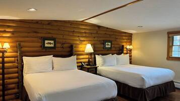 Habitación Deluxe | Caja fuerte, tabla de planchar con plancha, wifi y ropa de cama