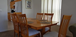 Dining - 5 Bedroom family home in gated community, near Disney. (Davenport)