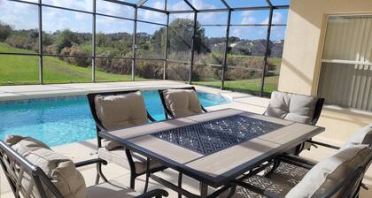 5 Bedroom family home in gated community, near Disney.