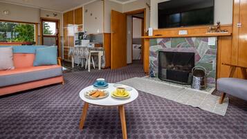 Télévision, cheminée