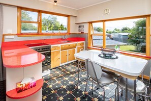 Fridge, microwave, oven, coffee/tea maker - Grand View - Te Anau Holiday Home (Te Anau)