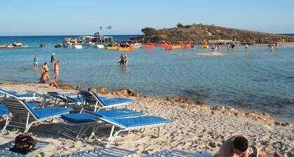 Luxury 5 star villa private pool and patio in quiet village, Larnaca.