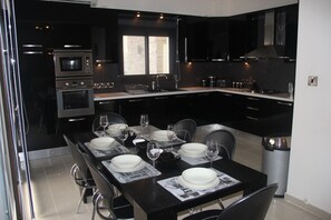 Fridge, microwave, oven, stovetop - Luxury 5 star villa private pool and patio in quiet village, Larnaca. (Oroklini)