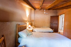 Iron/ironing board, travel cot, WiFi, bed sheets - Rural apartment in the center of Mallorca for 2, 4 and 6 people (Sineu)