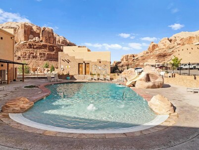 Bluff Dwellings Resort