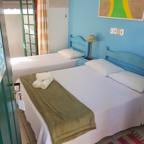 Minibar, caja de seguridad en la habitación y cortinas blackout 