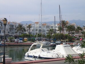 Marina - Luxury apartment with fantastic views and 5 minutes from bars/beach/marina. Wifi (Almerimar)