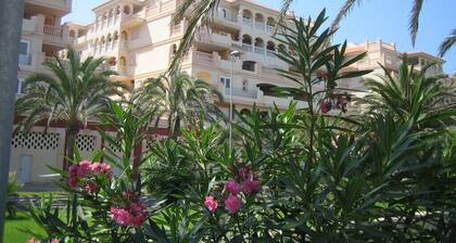 Appartement de luxe face Almerimar Golf et Ă 5 minutes de la plage de Marina /