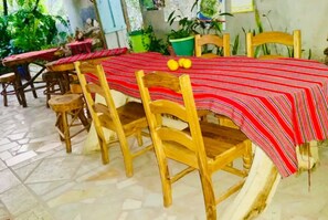 Family dining - Casa Doña Zoila Anexo Yax-Kin Copán (Copan Ruinas)