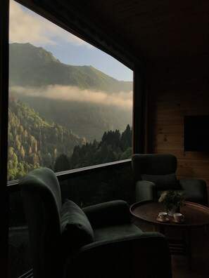 Honeymoon Room, Mountain View | Individually decorated, individually furnished, desk, soundproofing - Ayder Dag Evi (Camlihemsin)