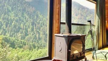 Superior Bungalow | In-room dining