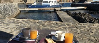 Hus i smukke Collioure med pool og havudsigt fra begge balkoner