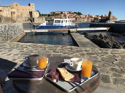 House in beautiful Collioure with pool and sea views from both balconies